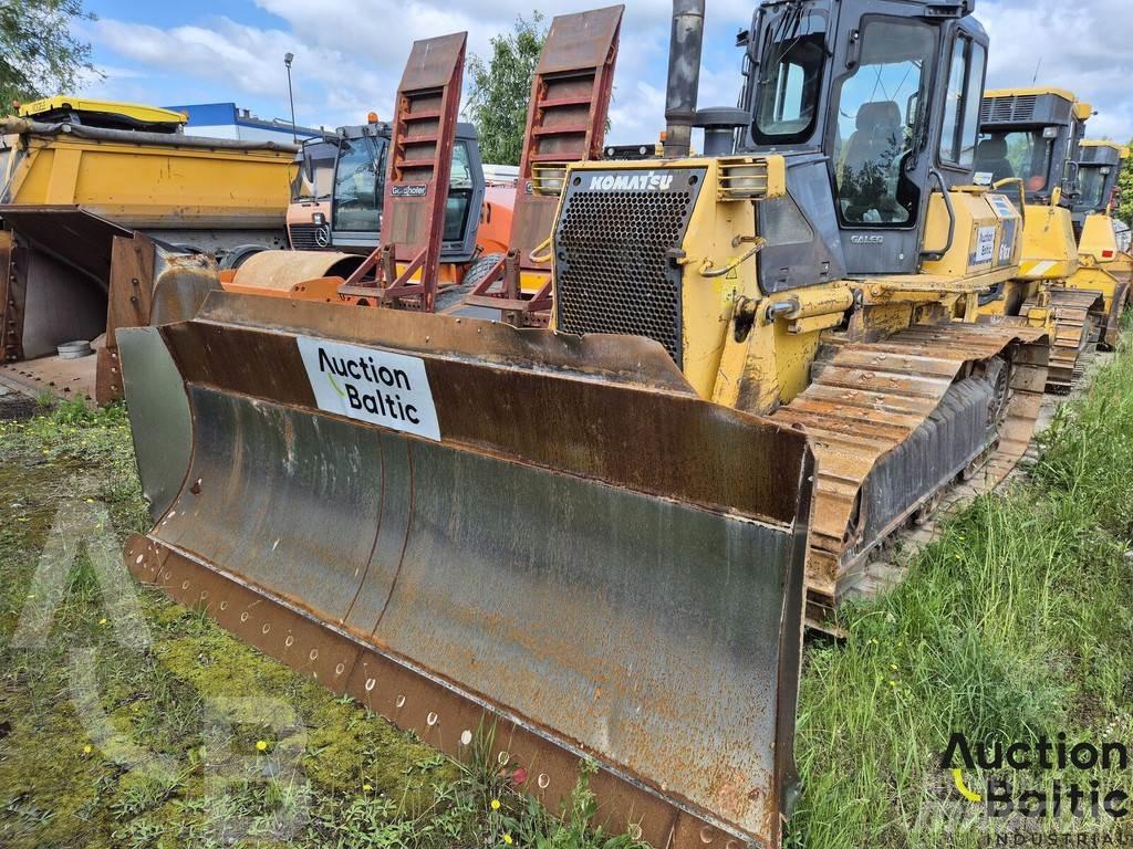 Komatsu D61EX-15 Bulldozer