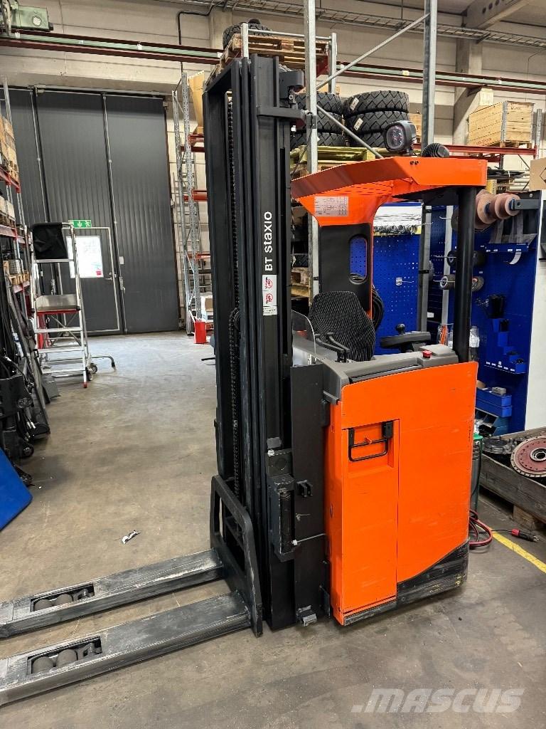 Toyota SRE135L Selbstfahrstapler