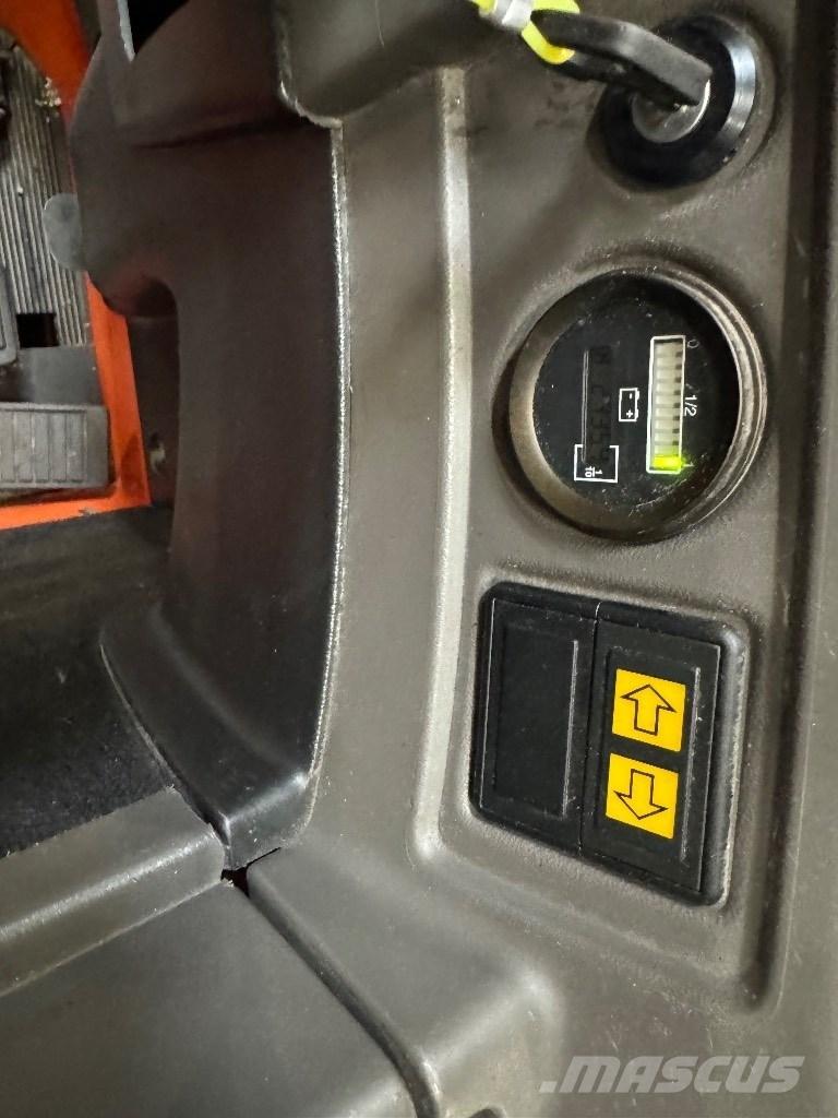 Toyota SRE135L Selbstfahrstapler