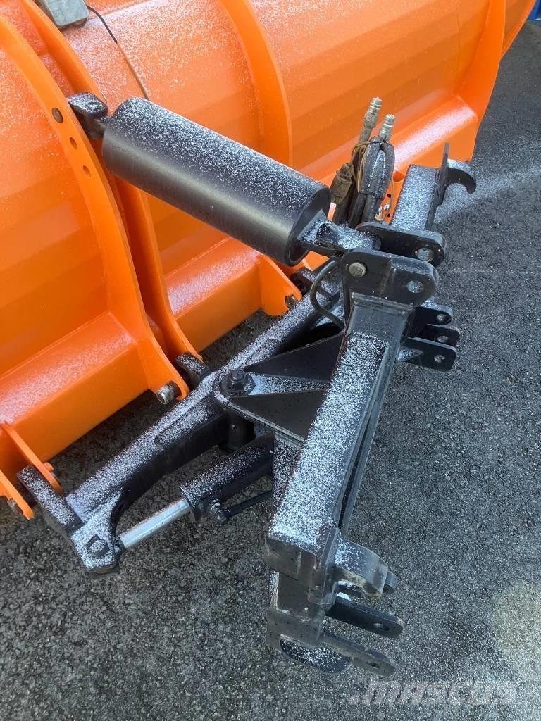 FMG PA360 Schneeschilde und -pflüge