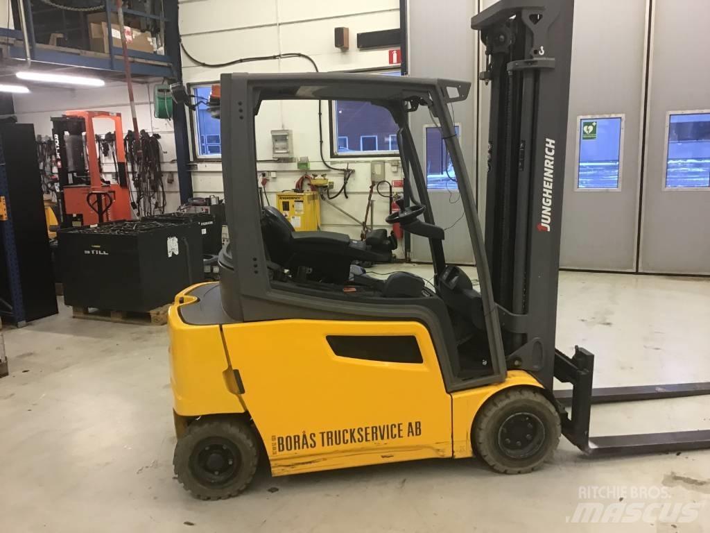Jungheinrich EFG 320 Elektrostapler