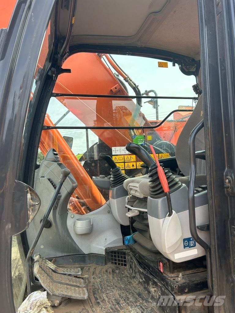 Hitachi ZX225 USLC-6 Raupenbagger