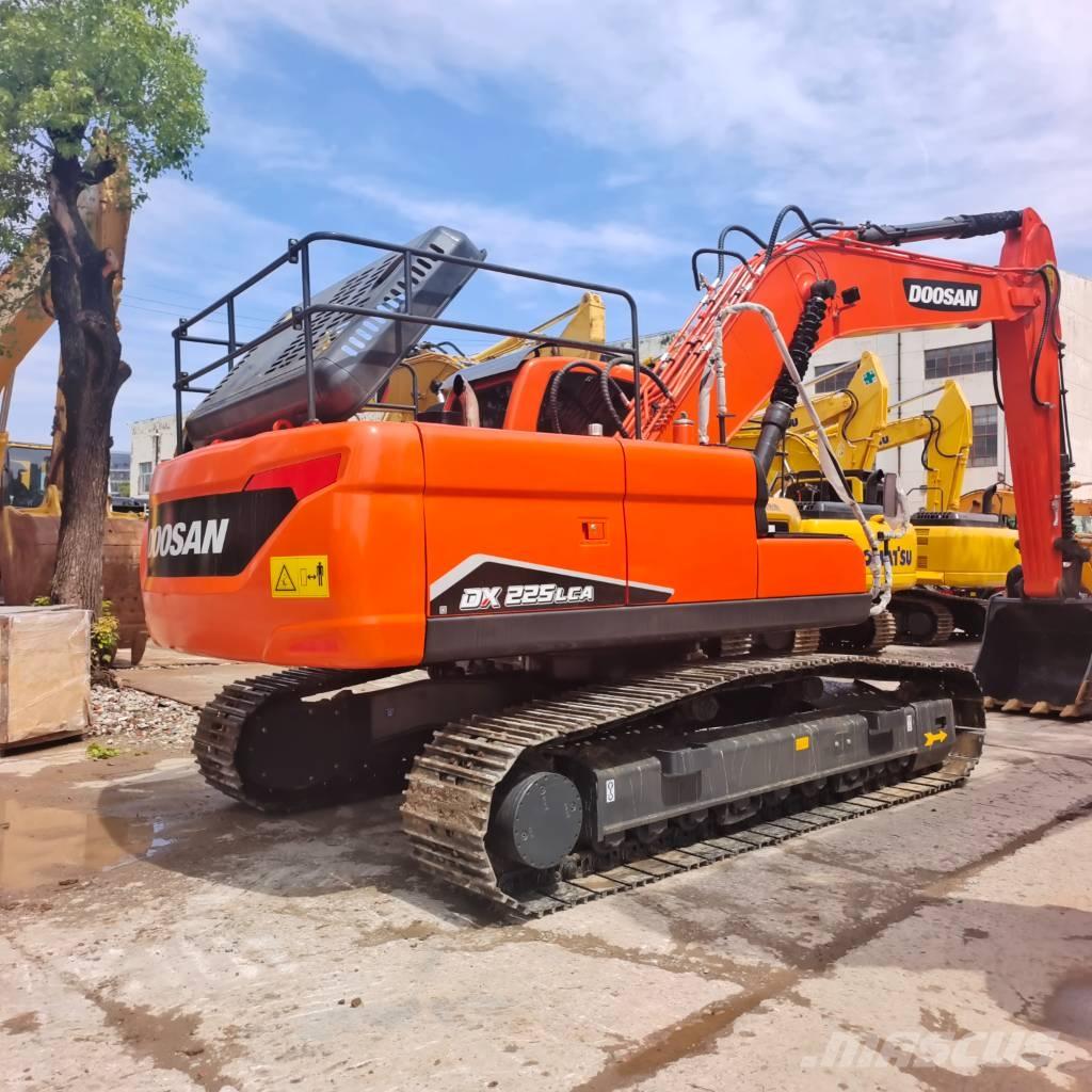 Doosan DX 225 LC-9C Raupenbagger