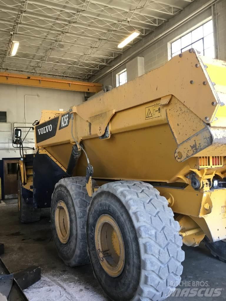 Volvo A 25 F Dumper - Knickgelenk