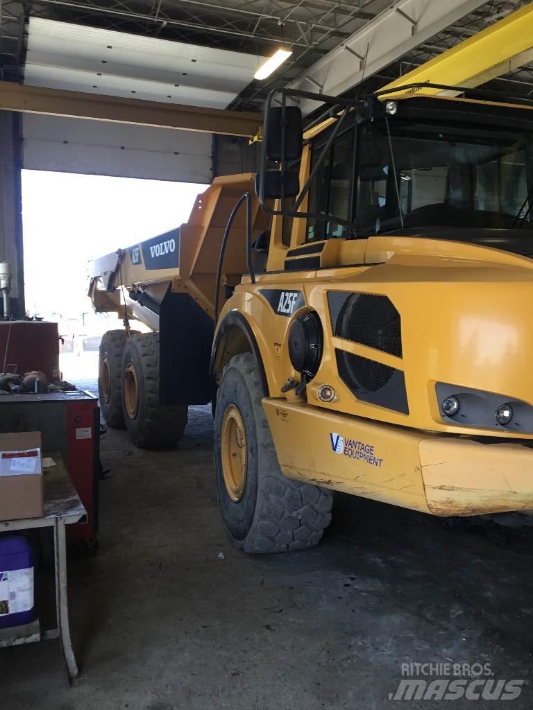 Volvo A 25 F Dumper - Knickgelenk