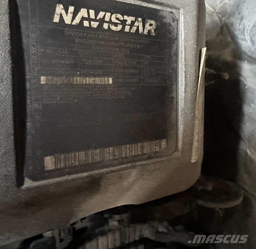 International 7400 Saug- und Druckwagen