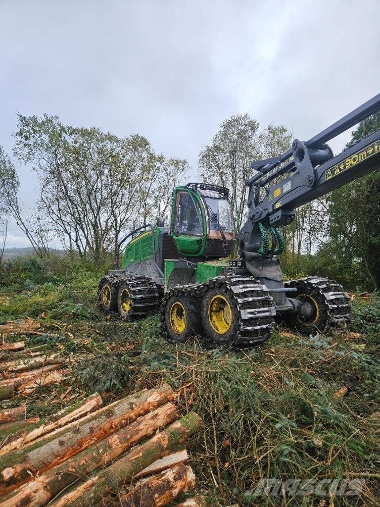 John Deere 1270G 8WD Harvester
