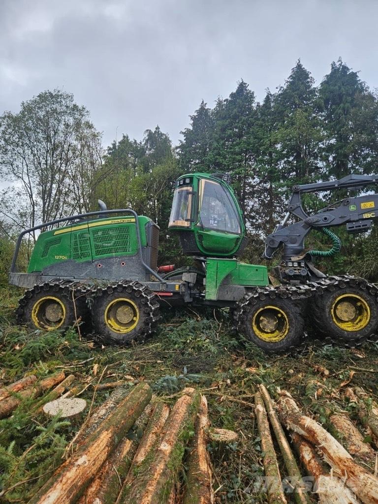 John Deere 1270G 8WD Harvester