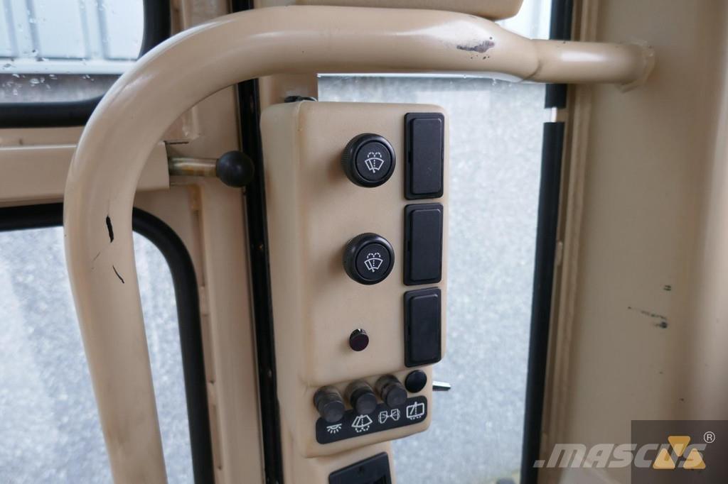 CAT 140H Ex-army Grader