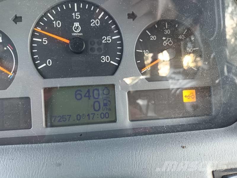 Valtra N 141 Traktoren