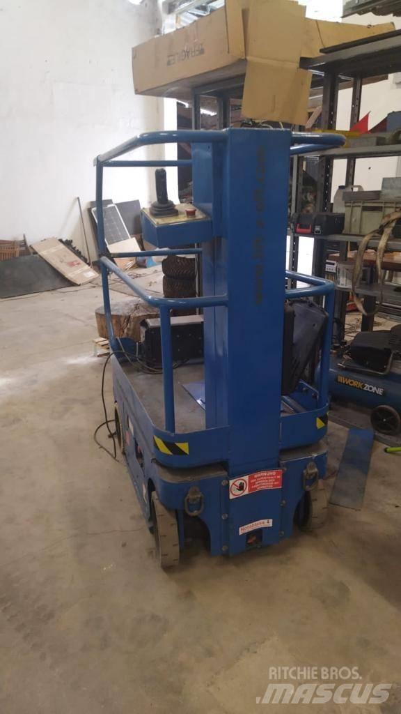 UpRight TM12 Scheren-Arbeitsbühnen