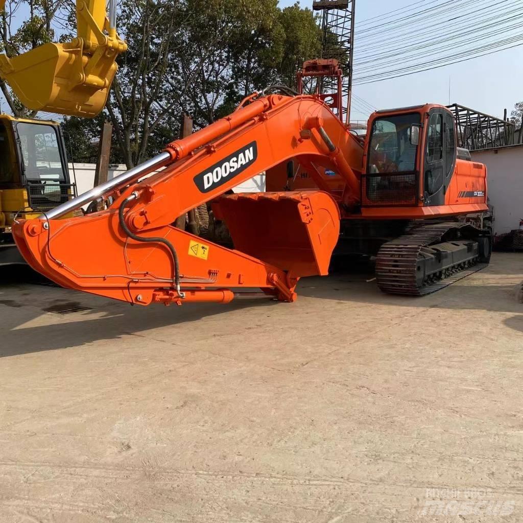 Doosan DX 300 Raupenbagger