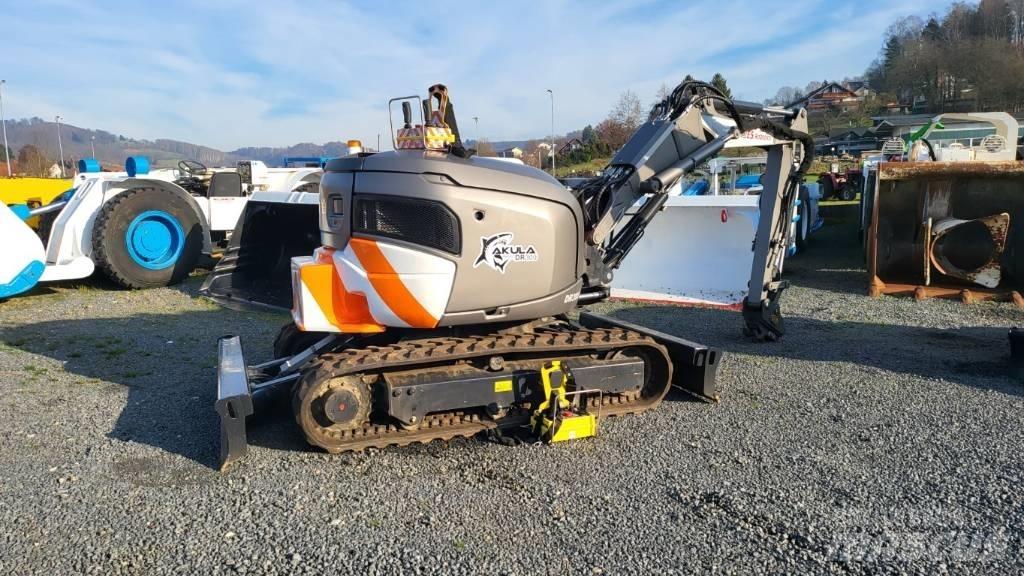 Akula DR300 Abrissbagger