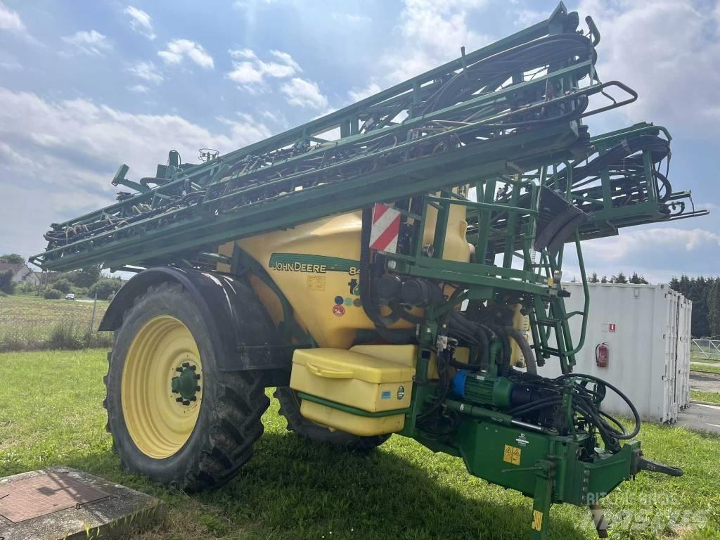 John Deere 840 i Anhängespritzen