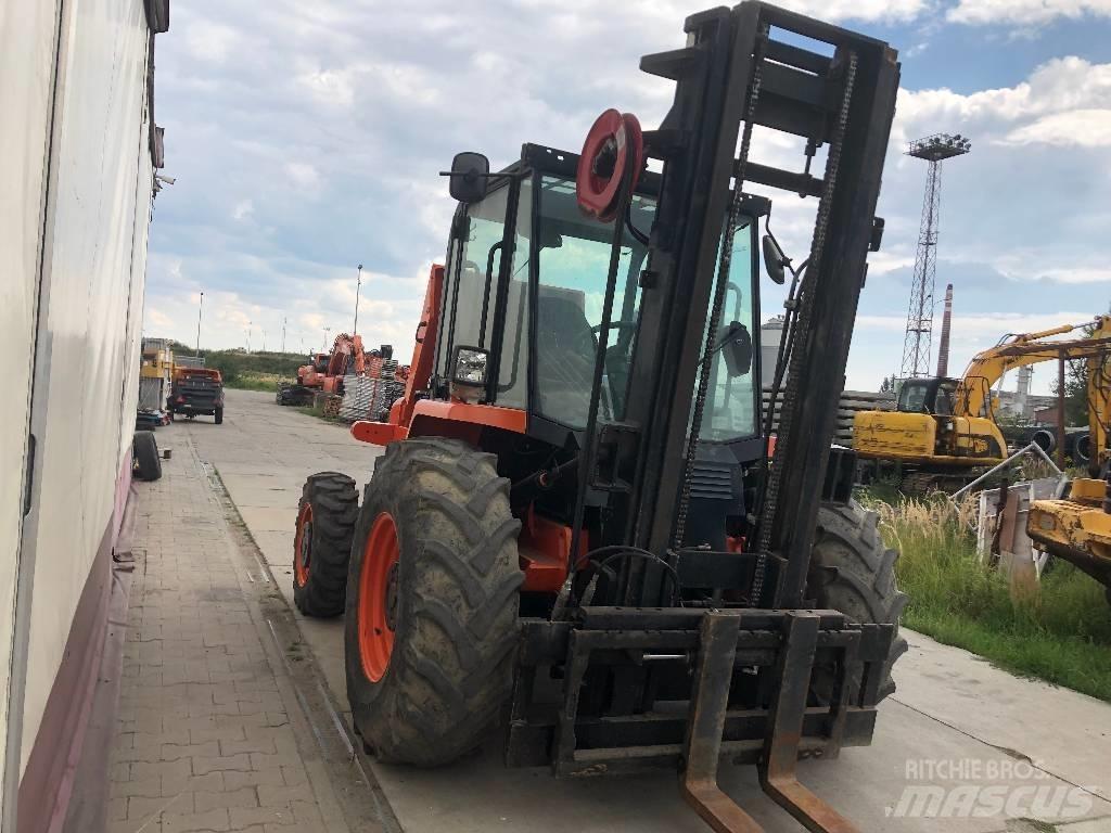 JCB 930-4 Geländestapler