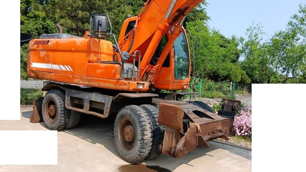 Doosan DX 210 W Mobilbagger