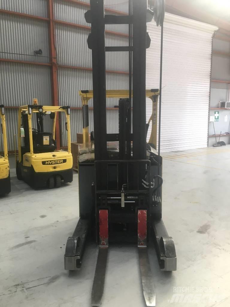 Hyster R1.6 Schubmaststapler