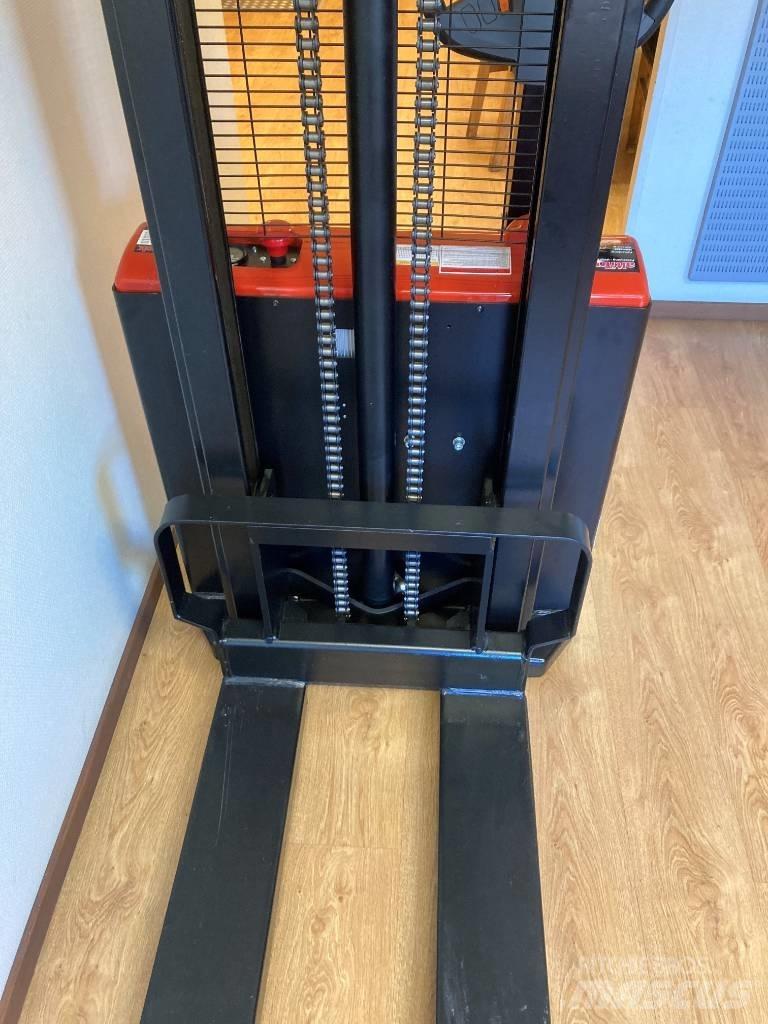 Heli CDD 12J Deichselstapler
