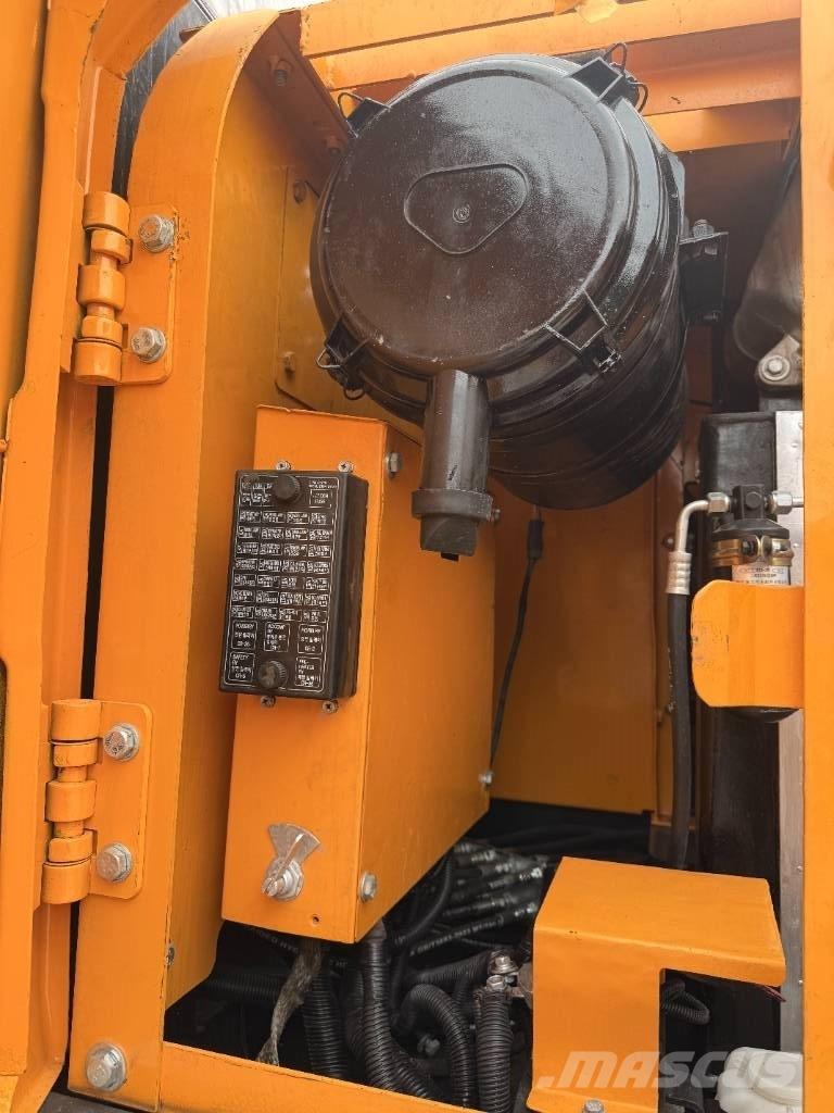 Hyundai HX 220 Raupenbagger