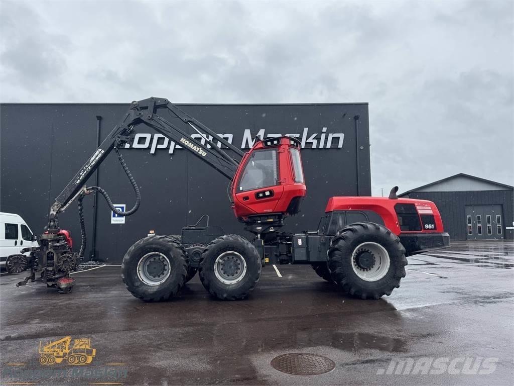 Komatsu 951 Harvester