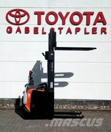 Toyota SPE140L Deichselstapler