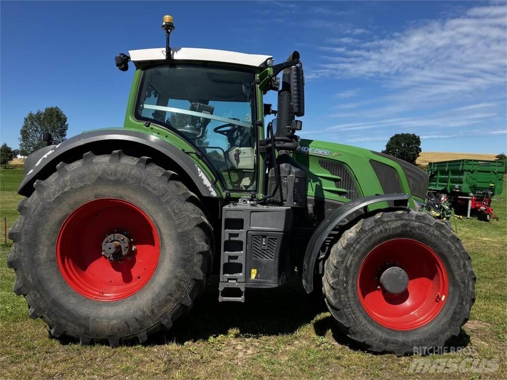 Fendt 828 Vario Traktoren