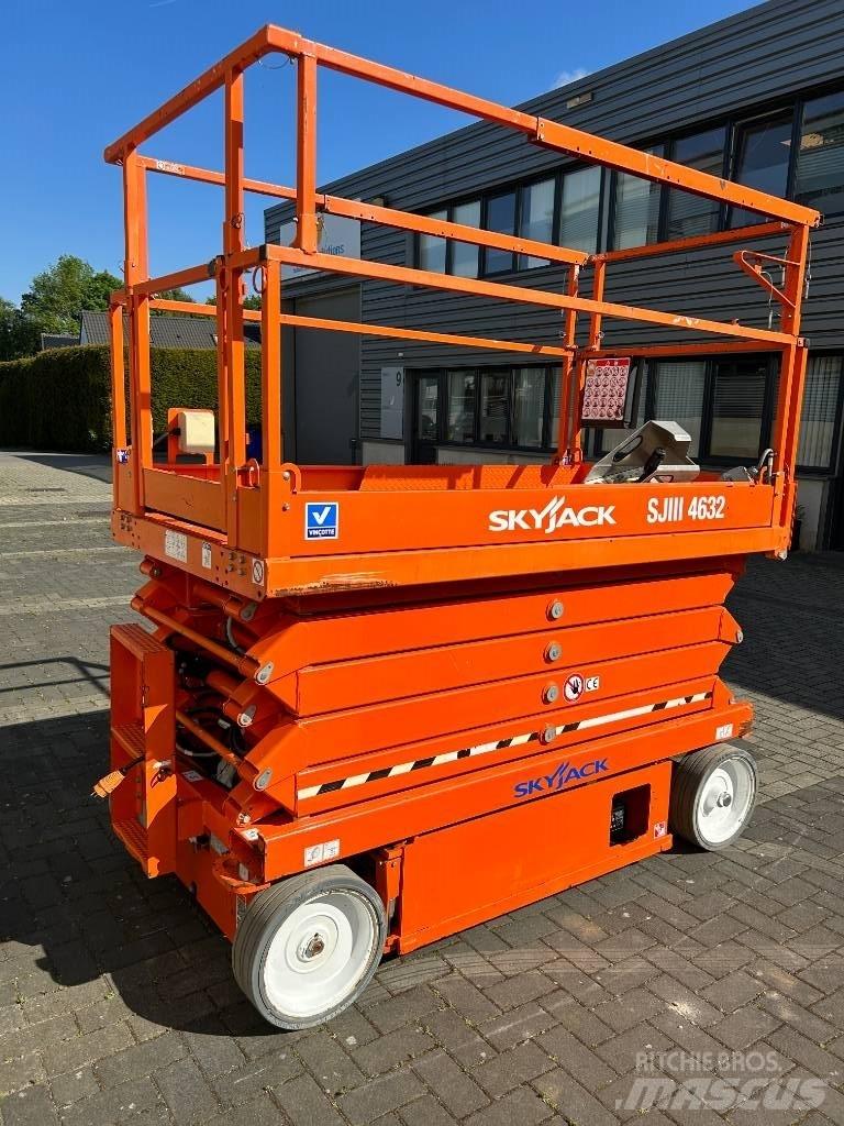 SkyJack SJ III 4632 Scheren-Arbeitsbühnen