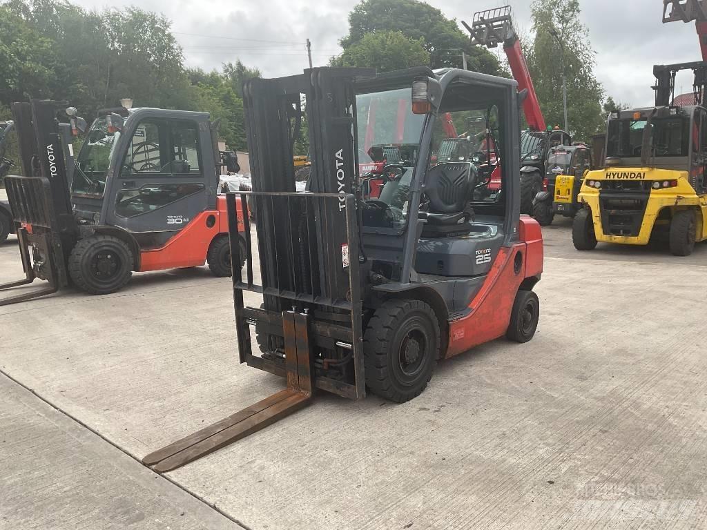 Toyota 02-8 FDF 25 Dieselstapler