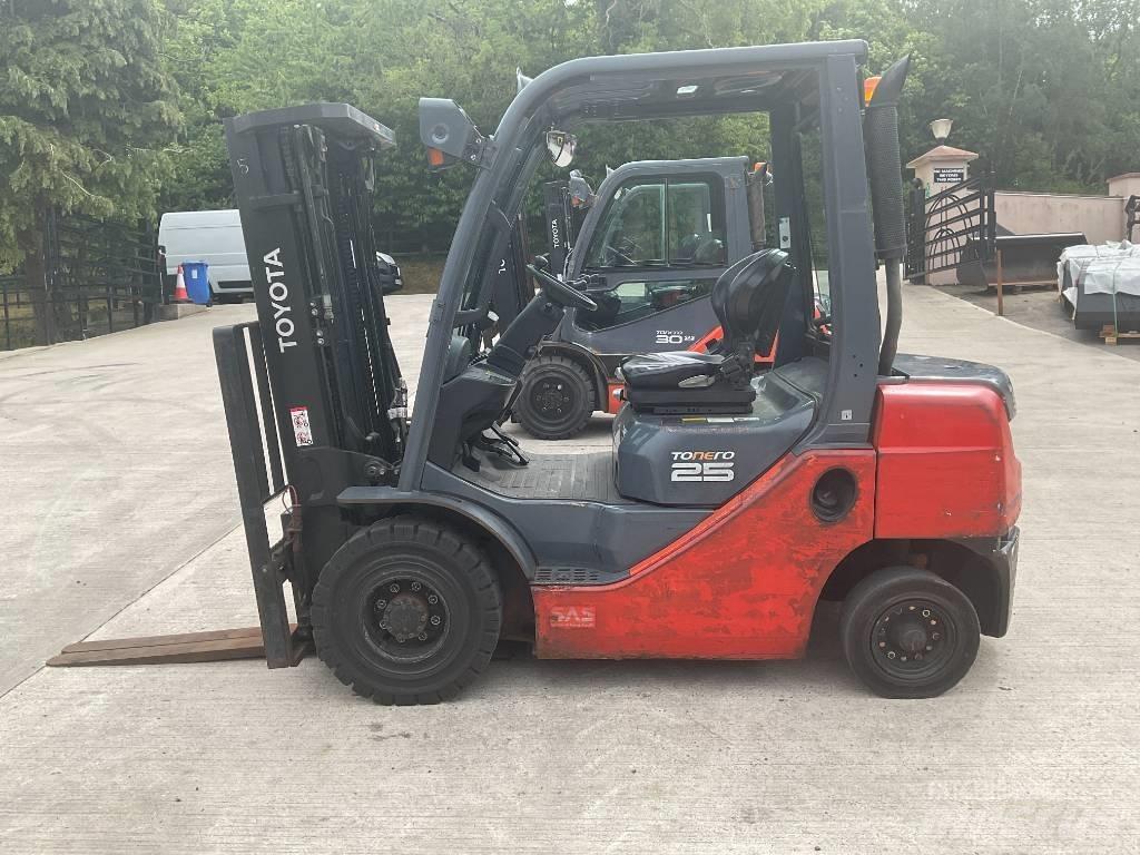 Toyota 02-8 FDF 25 Dieselstapler