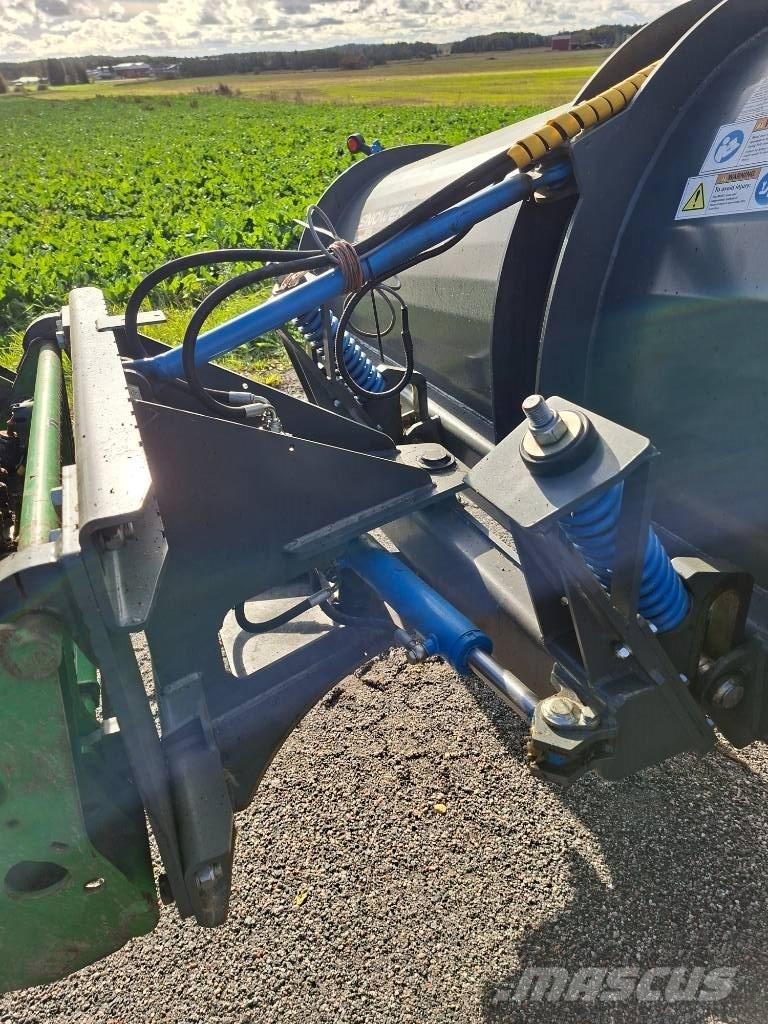 Snowek Alueaura Schneeschilde und -pflüge