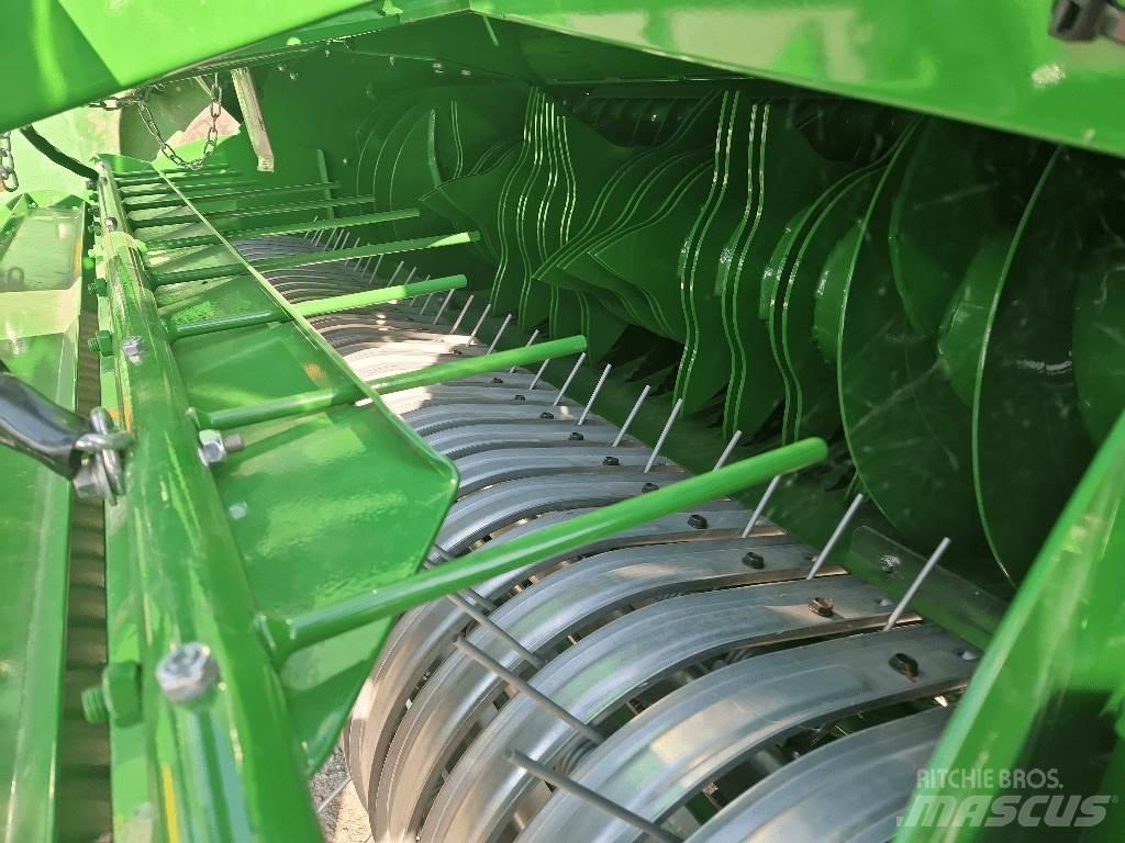 John Deere V461M Rundballenpressen