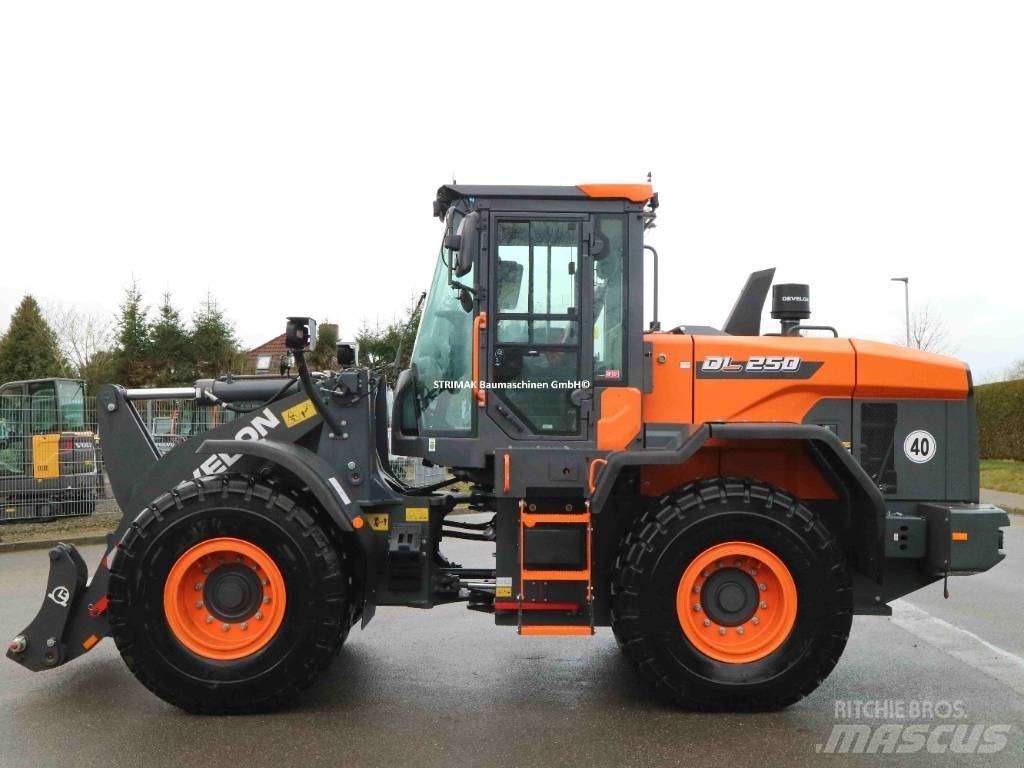 Develon DL 250-7 Radlader