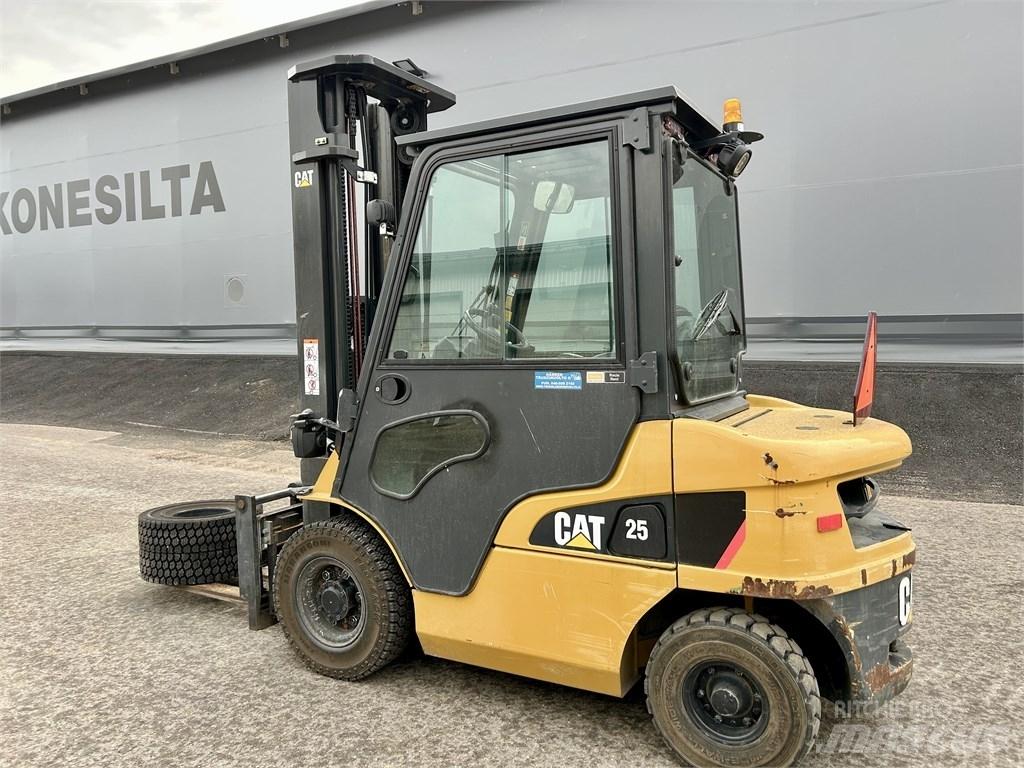 CAT DP 25 NT Dieselstapler