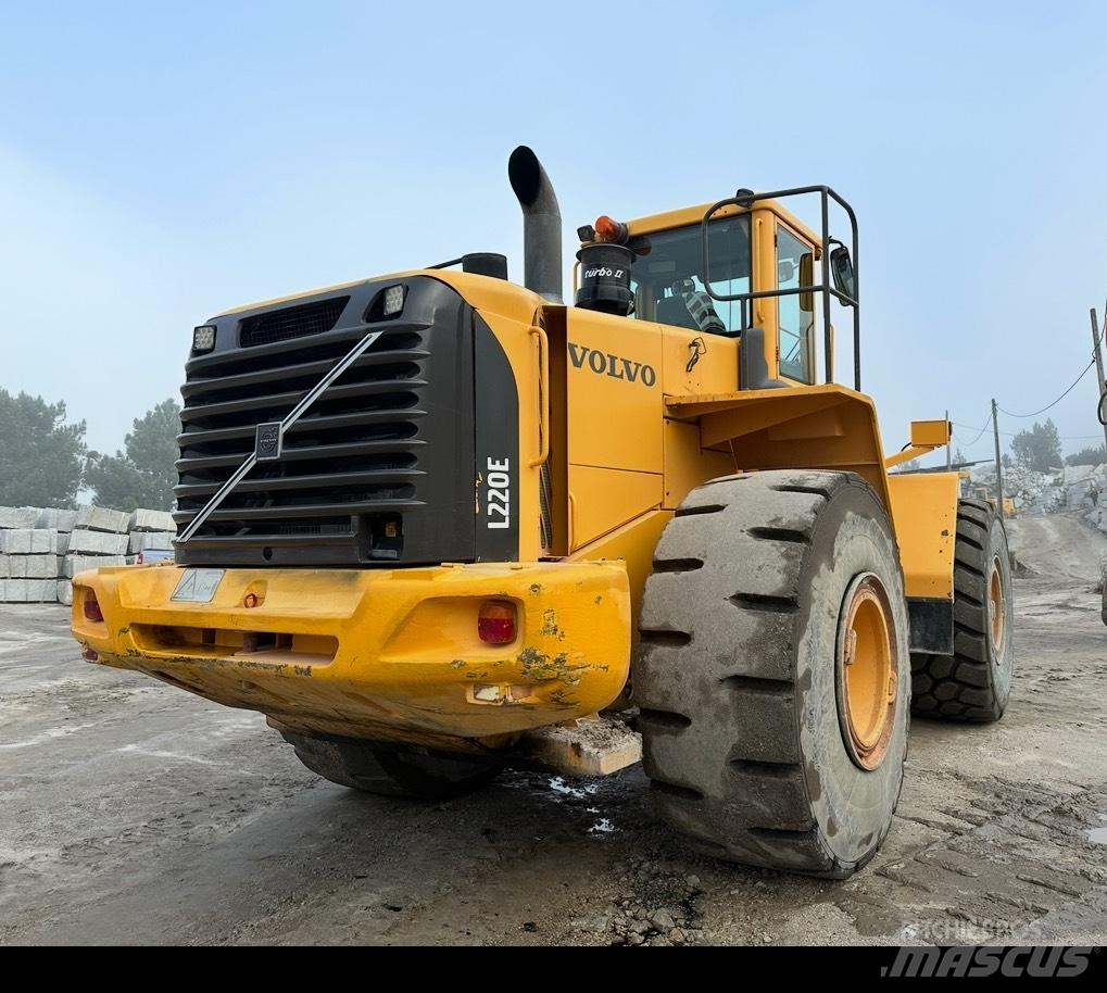 Volvo L 220 E Radlader