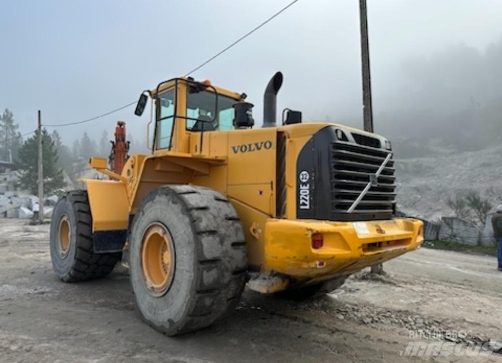 Volvo L 220 E Radlader
