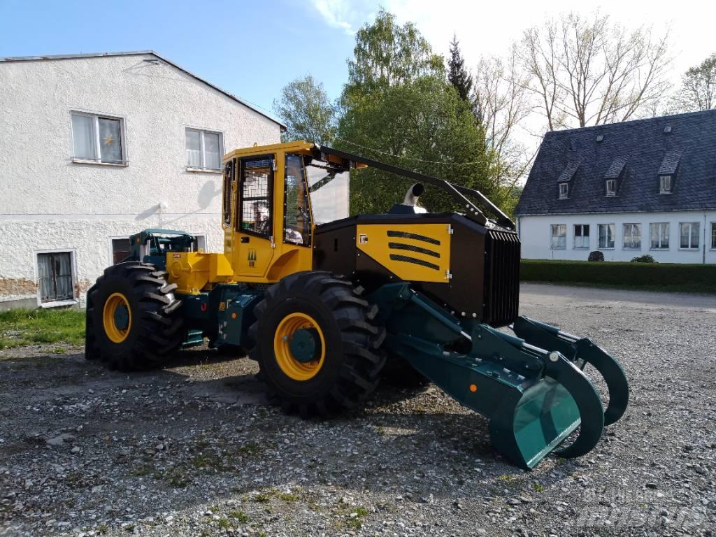 HSM 904S Forsttraktoren