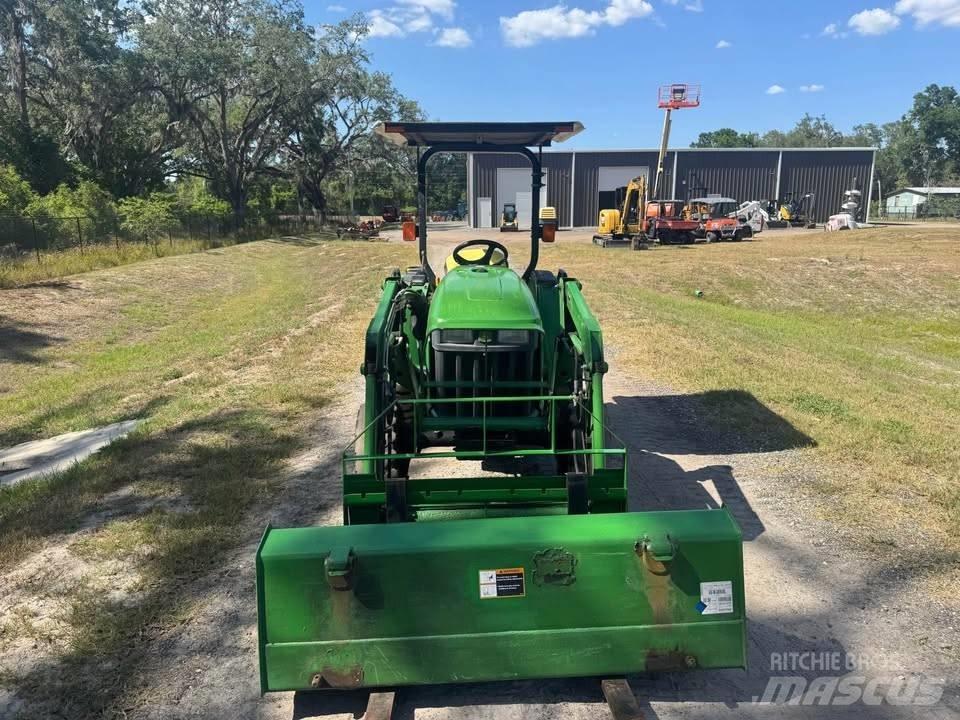 John Deere 3038 E Traktoren