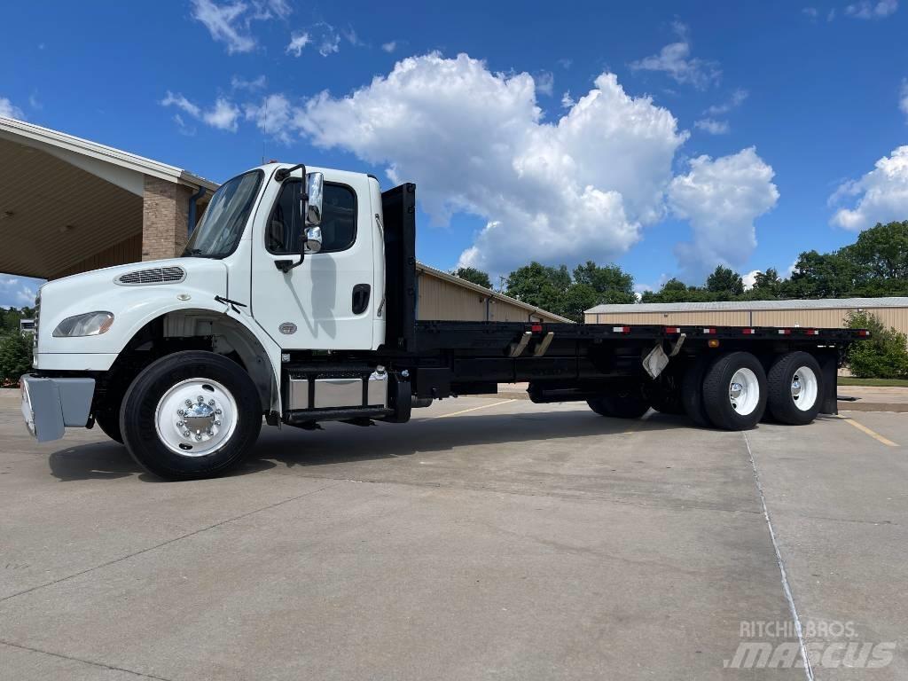 Freightliner M 106 Pritschenwagen/Pritschenwagen mit Seitenklappe