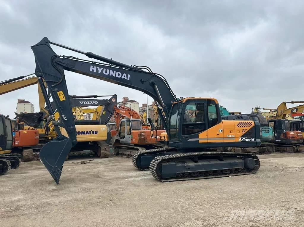 Hyundai 225 LC-9T Raupenbagger