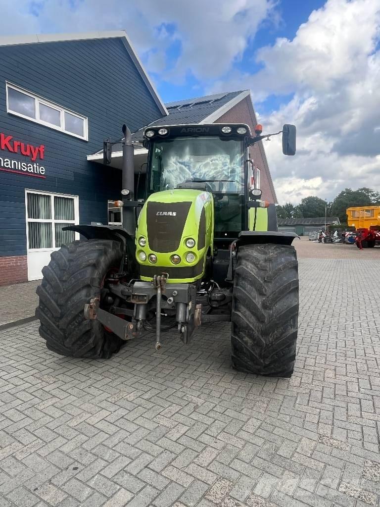 CLAAS Arion 640 Cis Traktoren