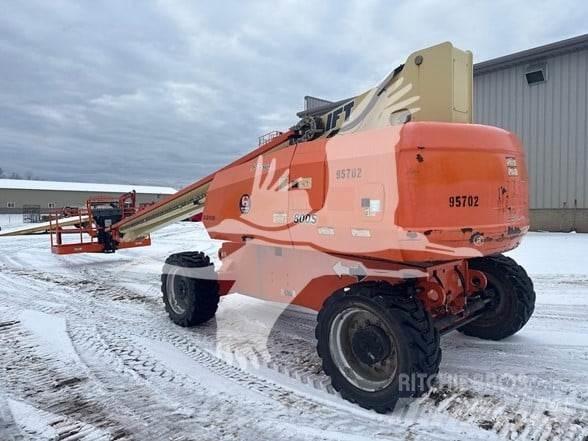JLG 800S Teleskopbühnen