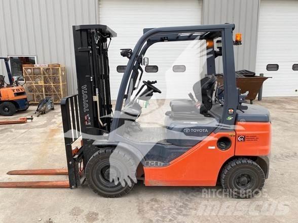Toyota 8FGU25 Dieselstapler