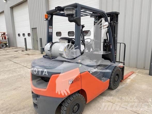 Toyota 8FGU25 Dieselstapler