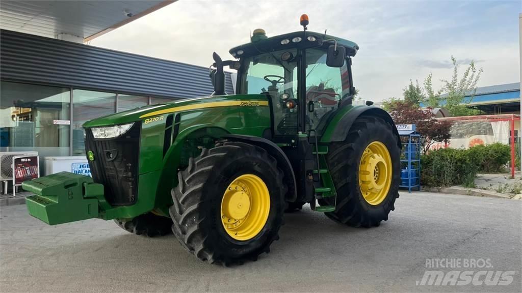 John Deere 8270R Traktoren
