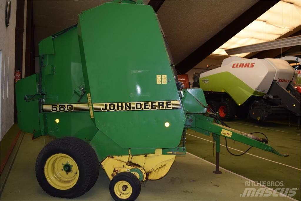 John Deere 580 Rundballenpressen
