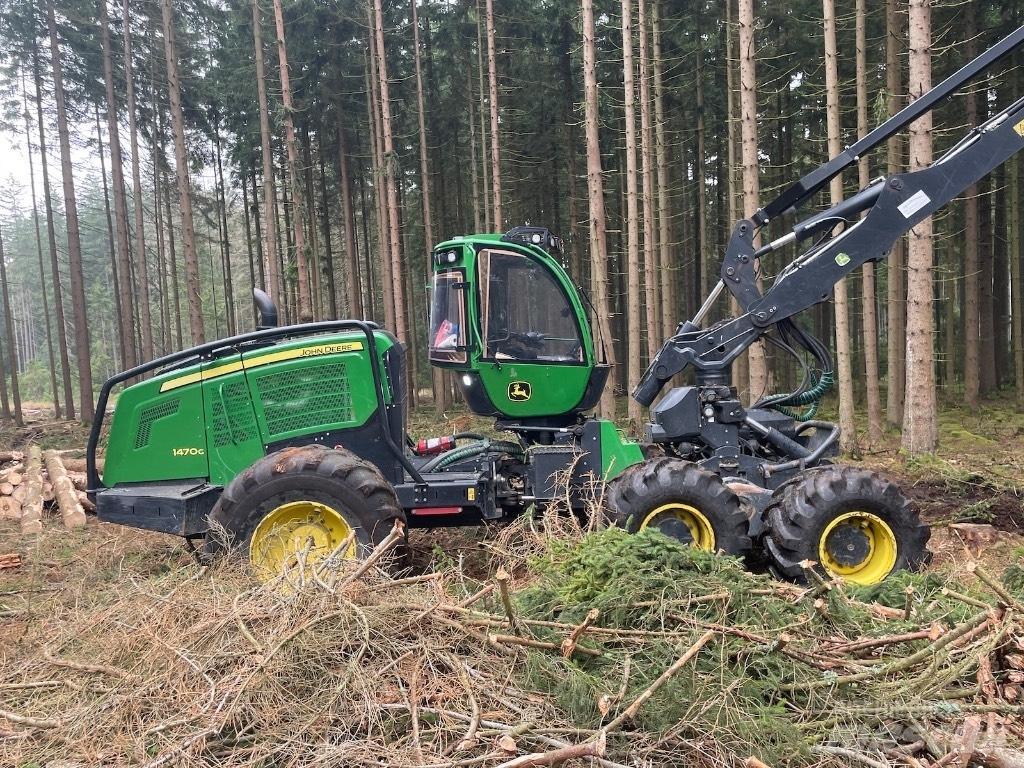 John Deere 1470 G Harvester
