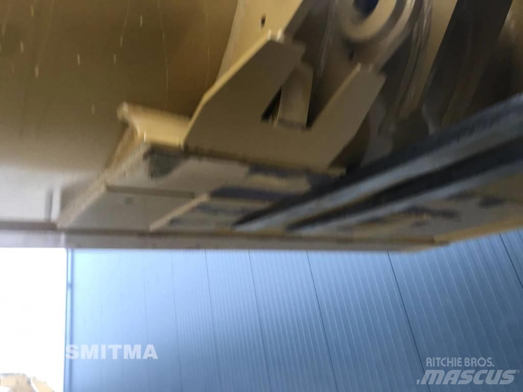 CAT 966M Schaufeln