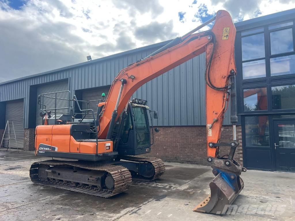 Doosan DX 140 LC Raupenbagger