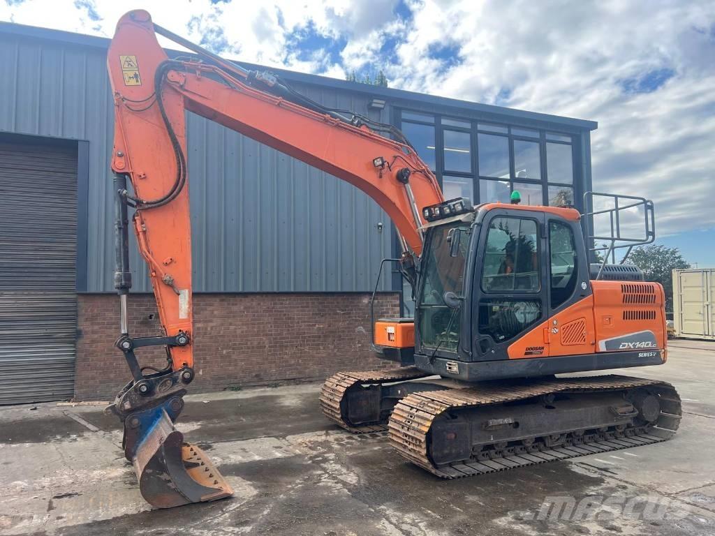 Doosan DX 140 LC Raupenbagger