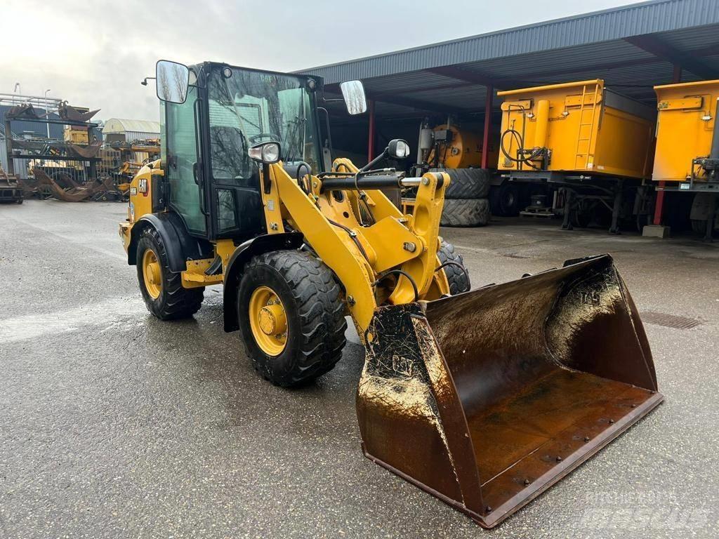 CAT 906M Radlader